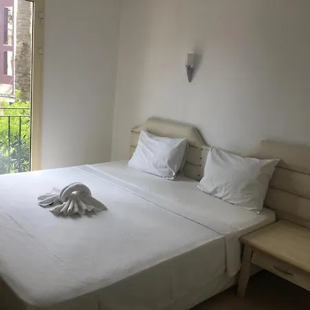 מלון דירות Ventum Suit Hotel מרמריס
